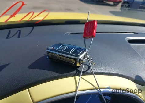 2014 Volkswagen Beetle 2.5L из США, поврежденный, VIN 3VW5P7AT2EM800612